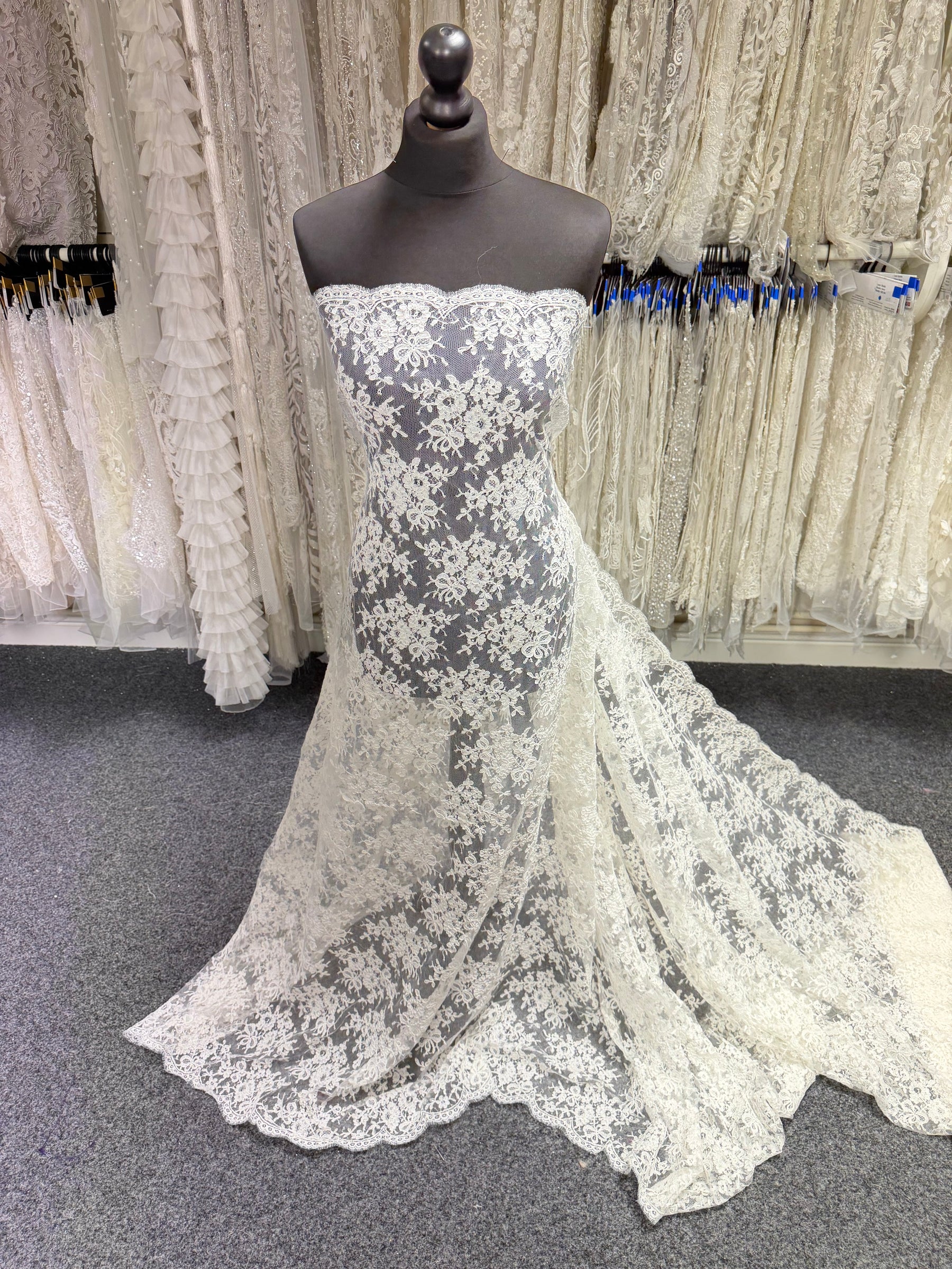 Ivory Corded Chantilly Lace – Zetina