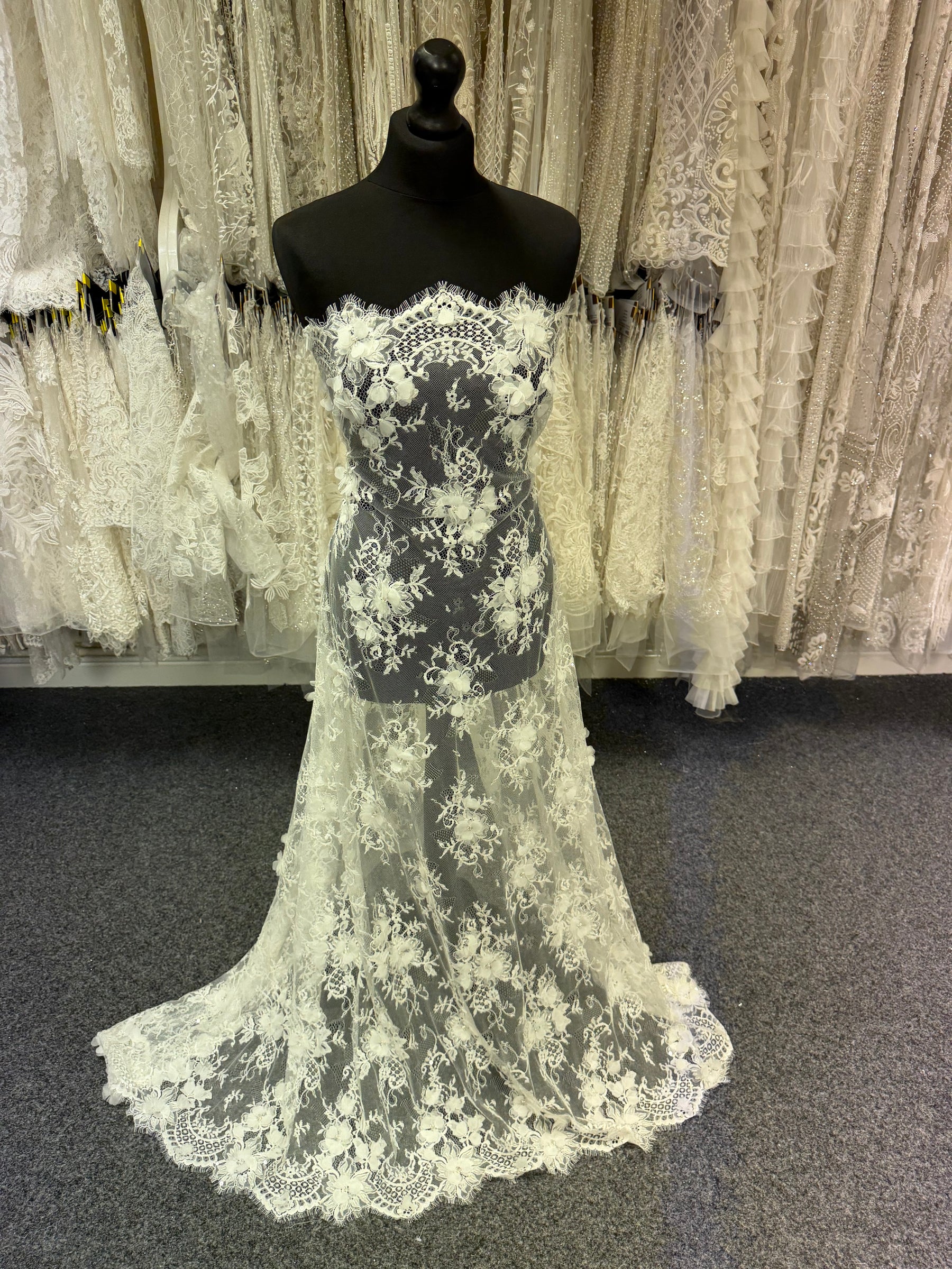 Ivory 3D Embellished Raschel Lace - P647