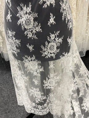 Ivory Leavers Lace - P166