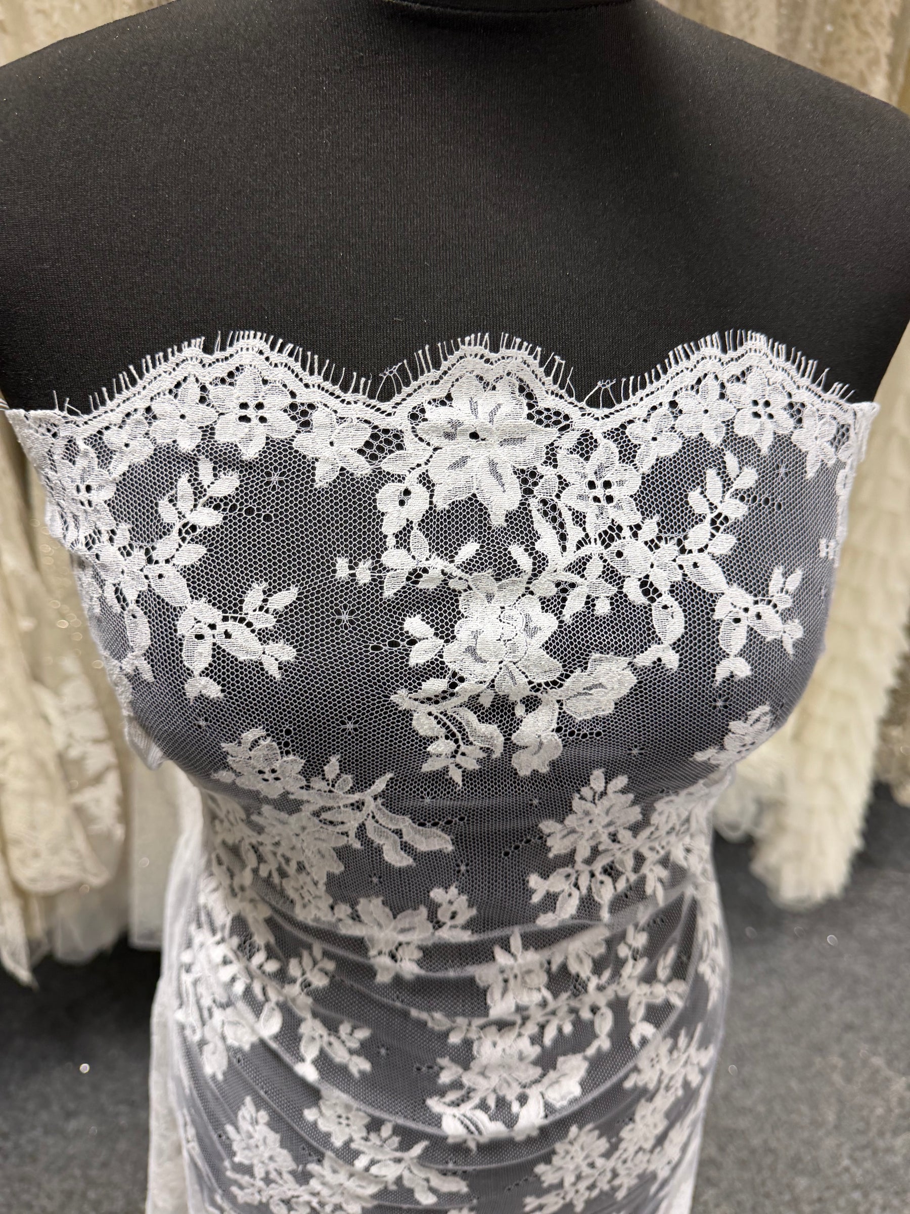 White French Lace - LA2011