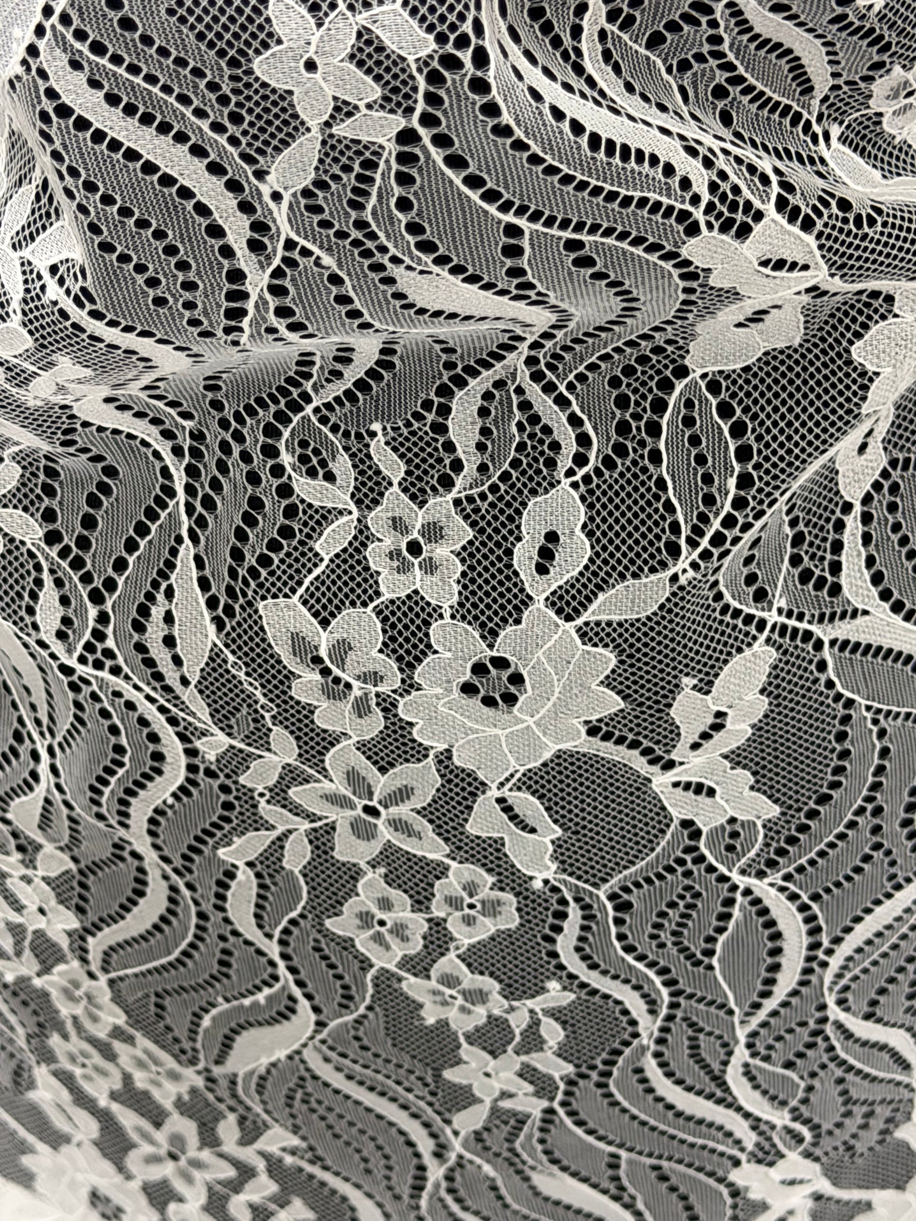 Ivory Lace - LA1009