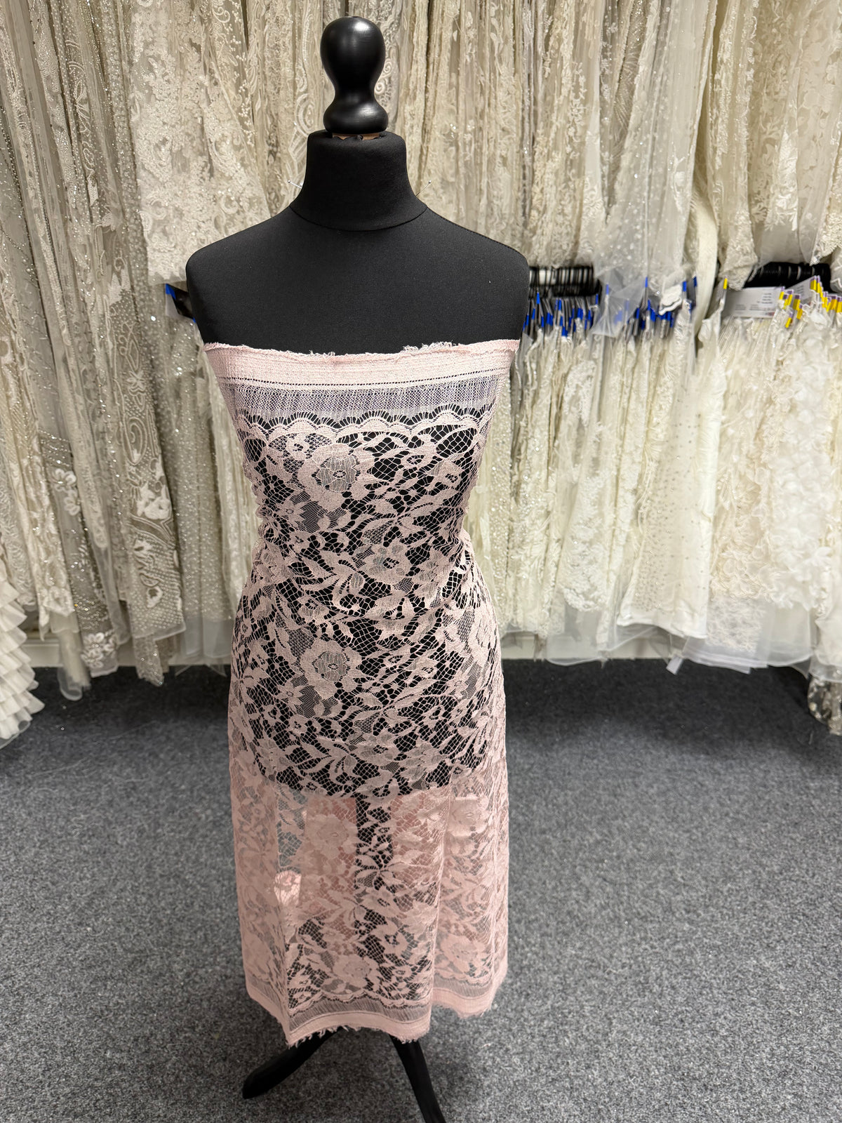 Antique Rose Silk Wool Chantilly Lace - P269