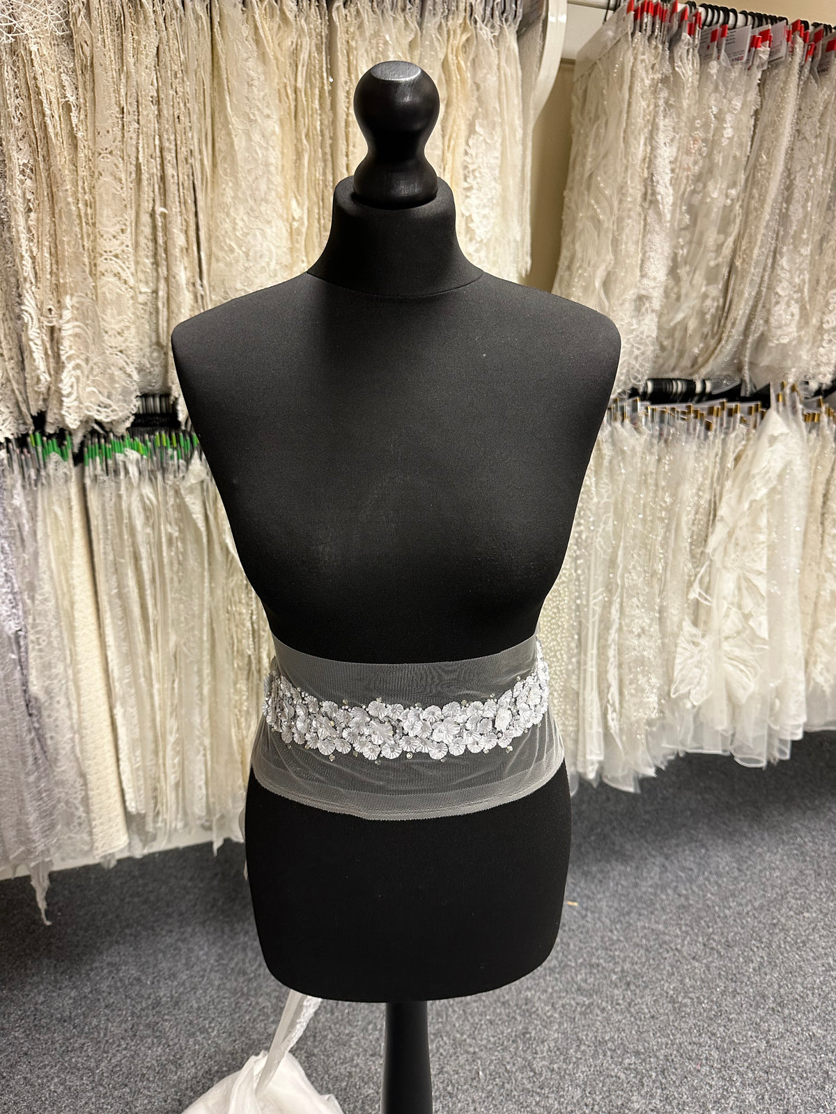 3D Ivory Lace Trim - Ragamuffin