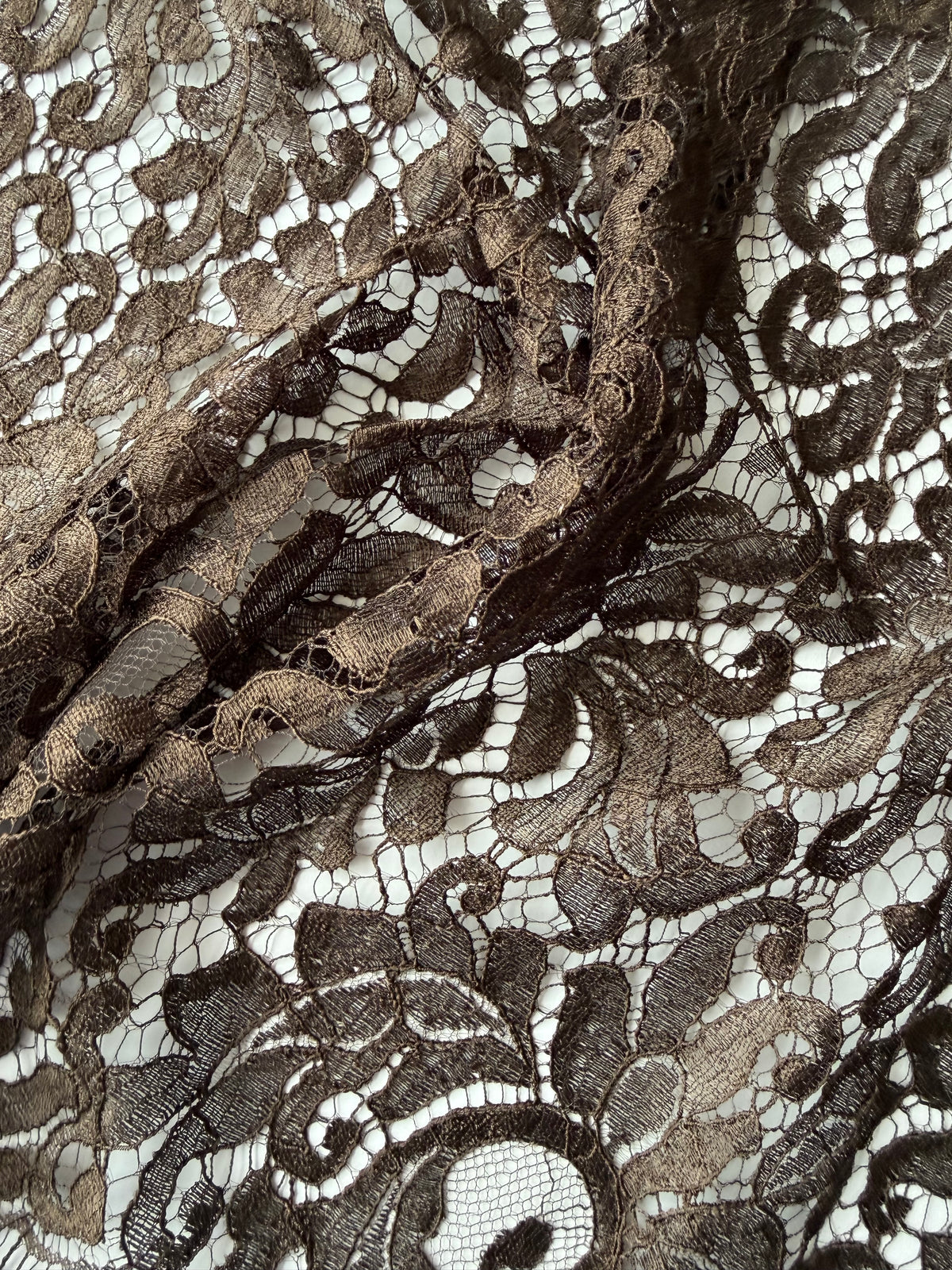 Brown Leavers Lace - P426