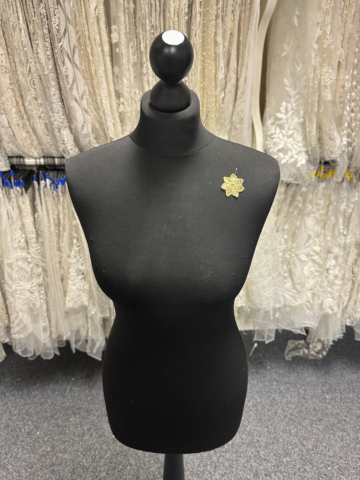Gold Daisy Motif with Swarovski - Aladdin