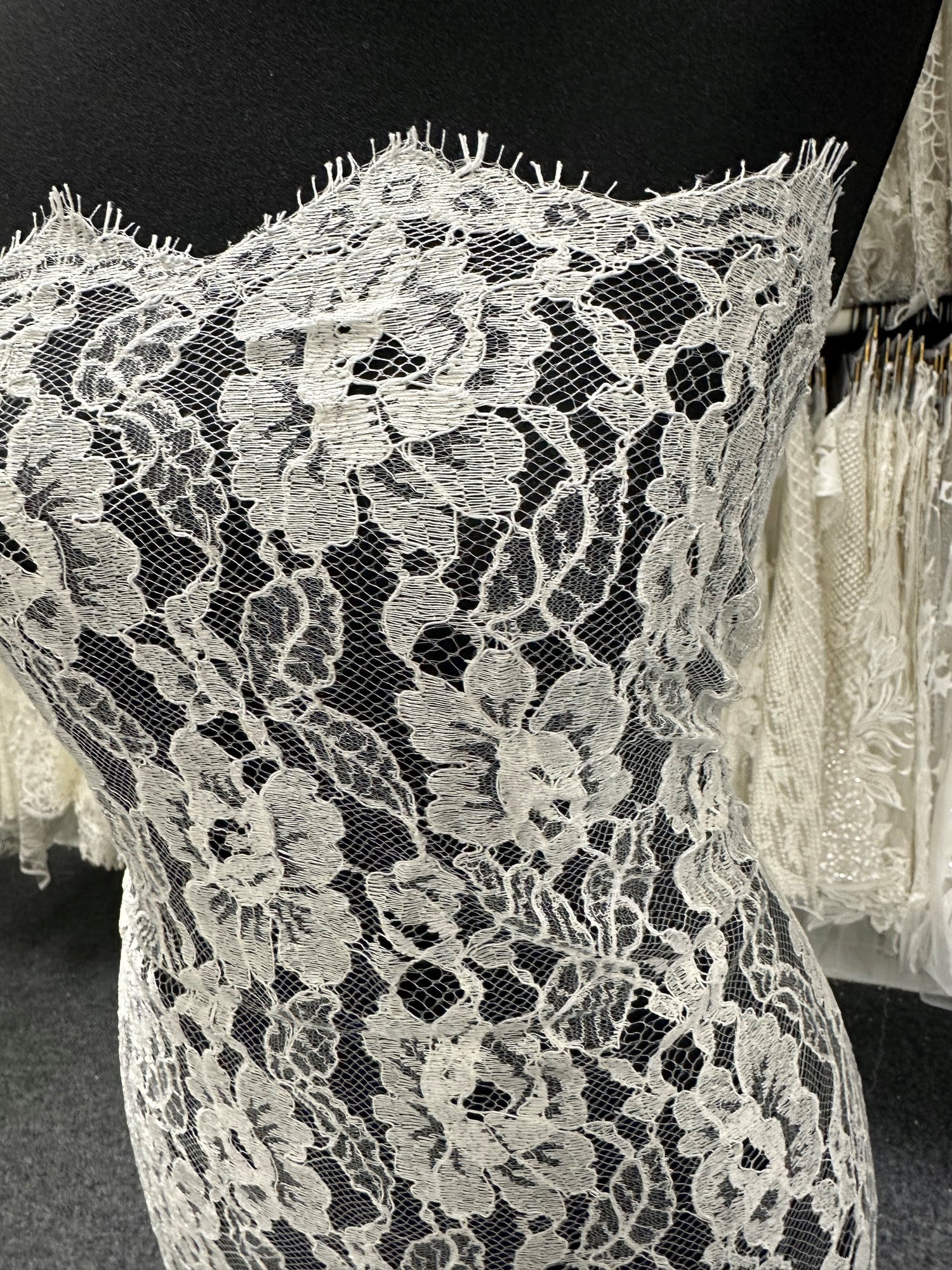Ivory Chantilly Lace Amy