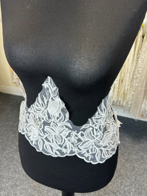 Ivory Embroidered Lace Trim (Small) – Calinda
