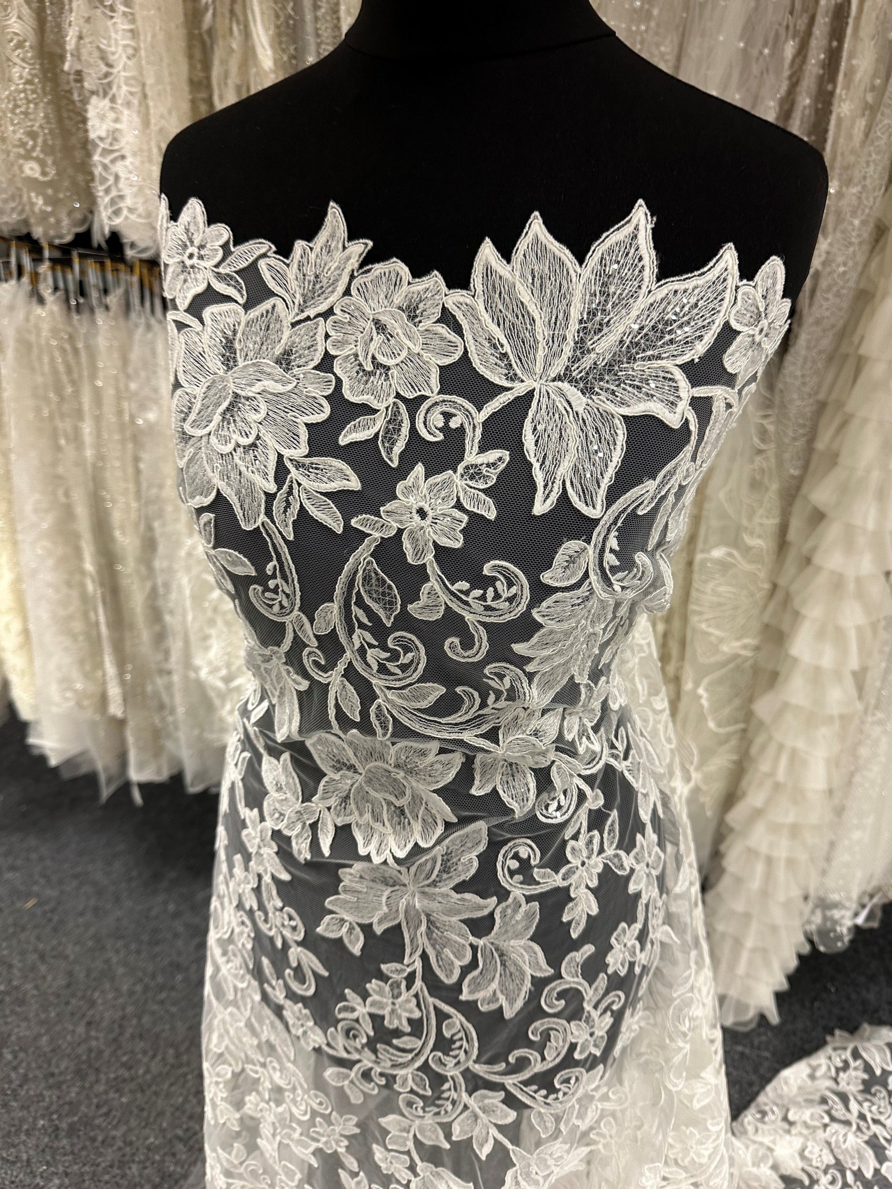 Ivory Corded Lace – Reidun
