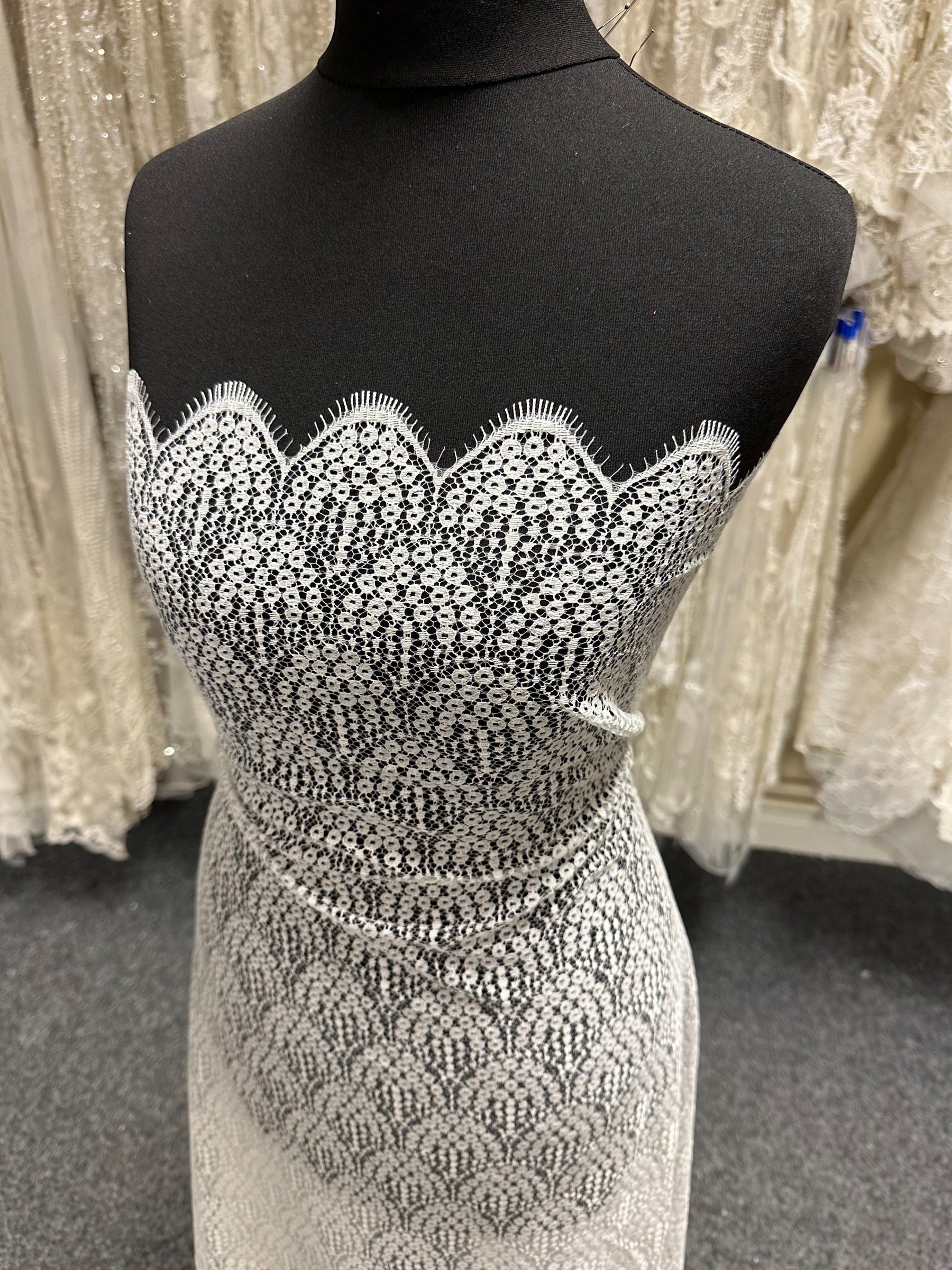 Ivory Chantilly Lace - Bentley