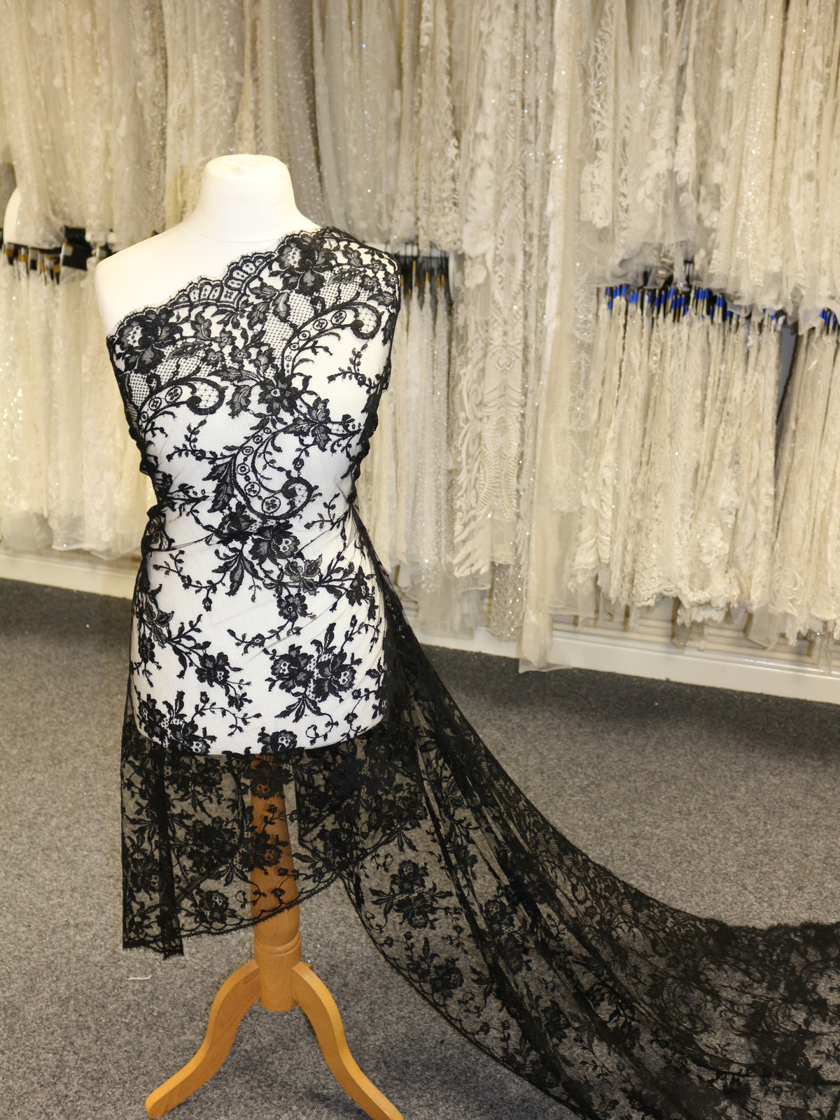 Marine Chantilly Lace Kate