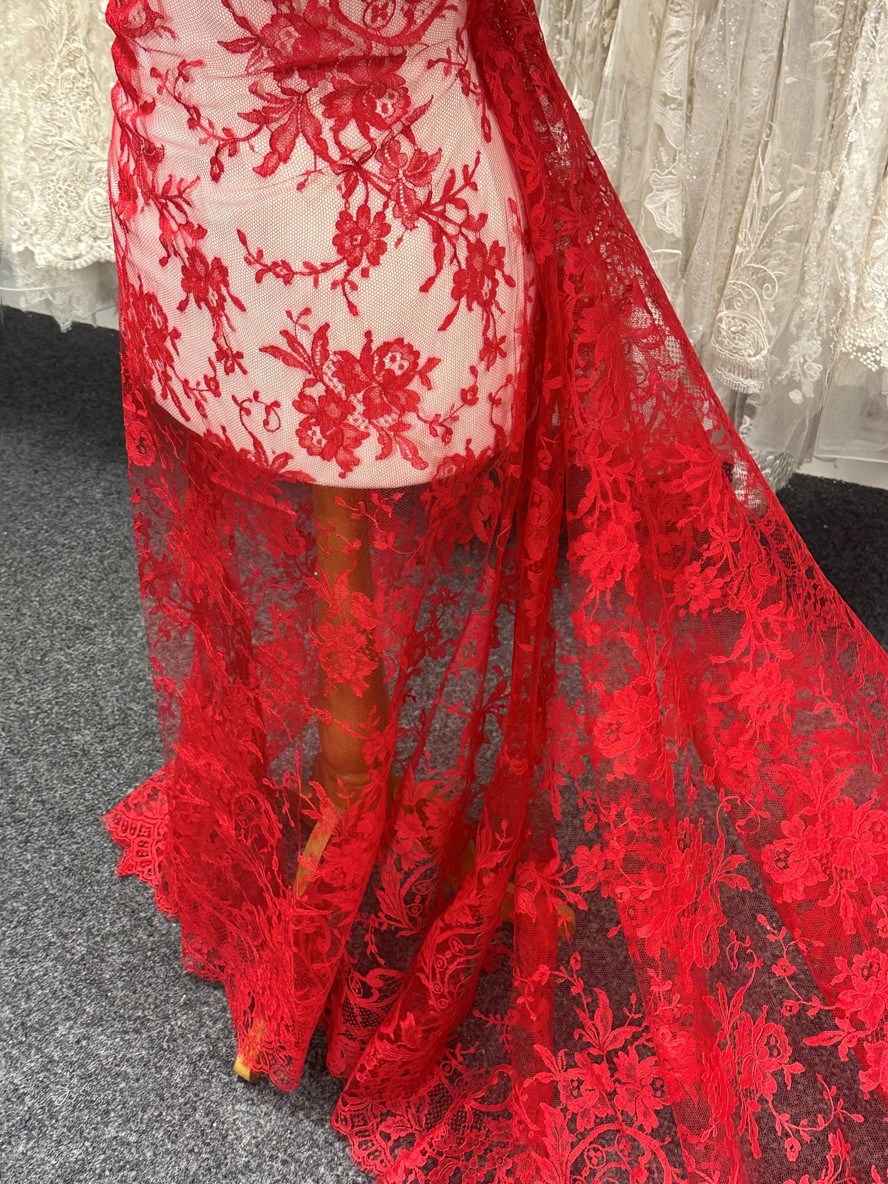 Scarlet Chantilly Lace - Blitzen