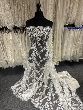Ivory Chantilly Lace - Crew