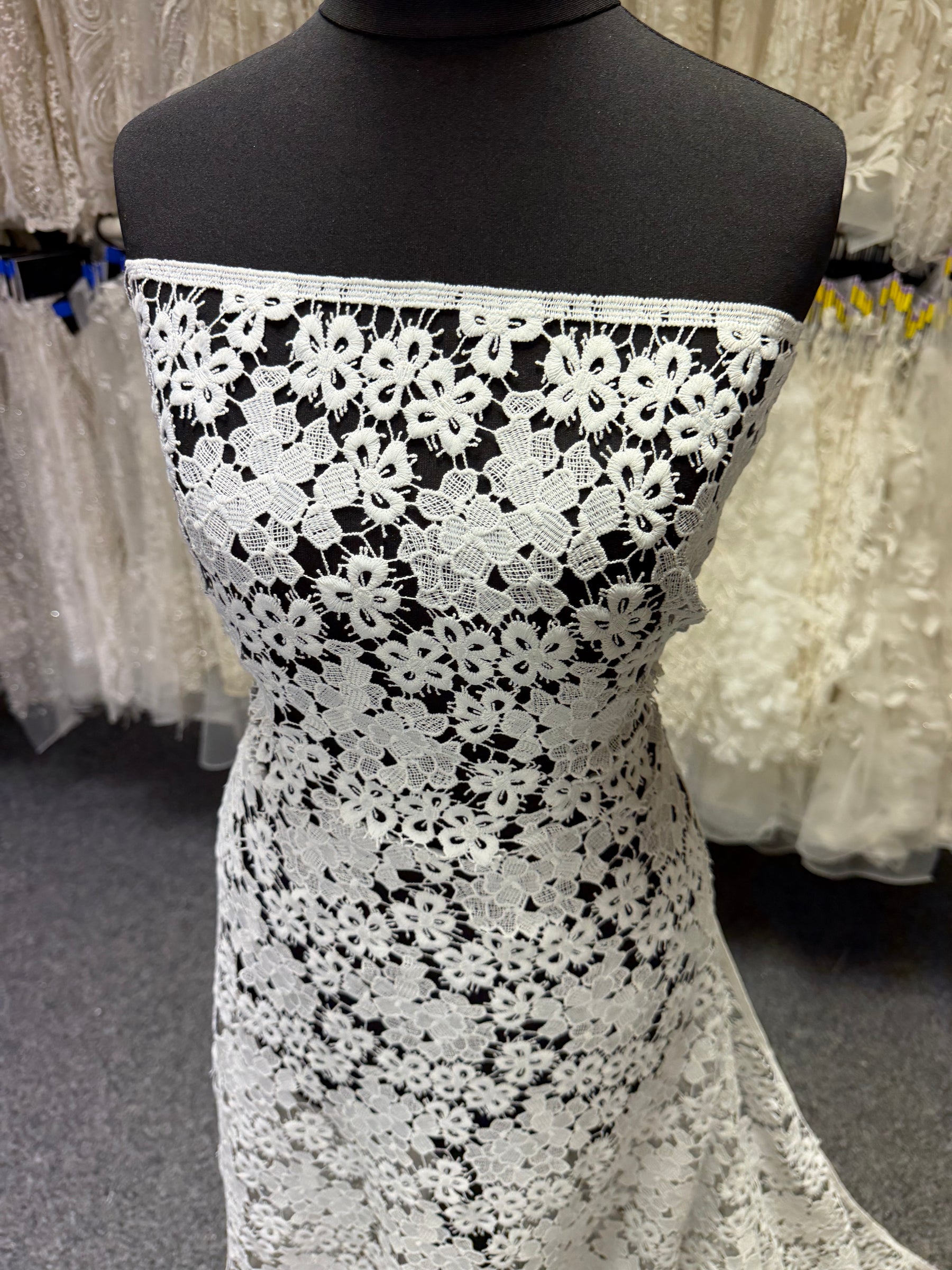 Silver Guipure Lace - P801