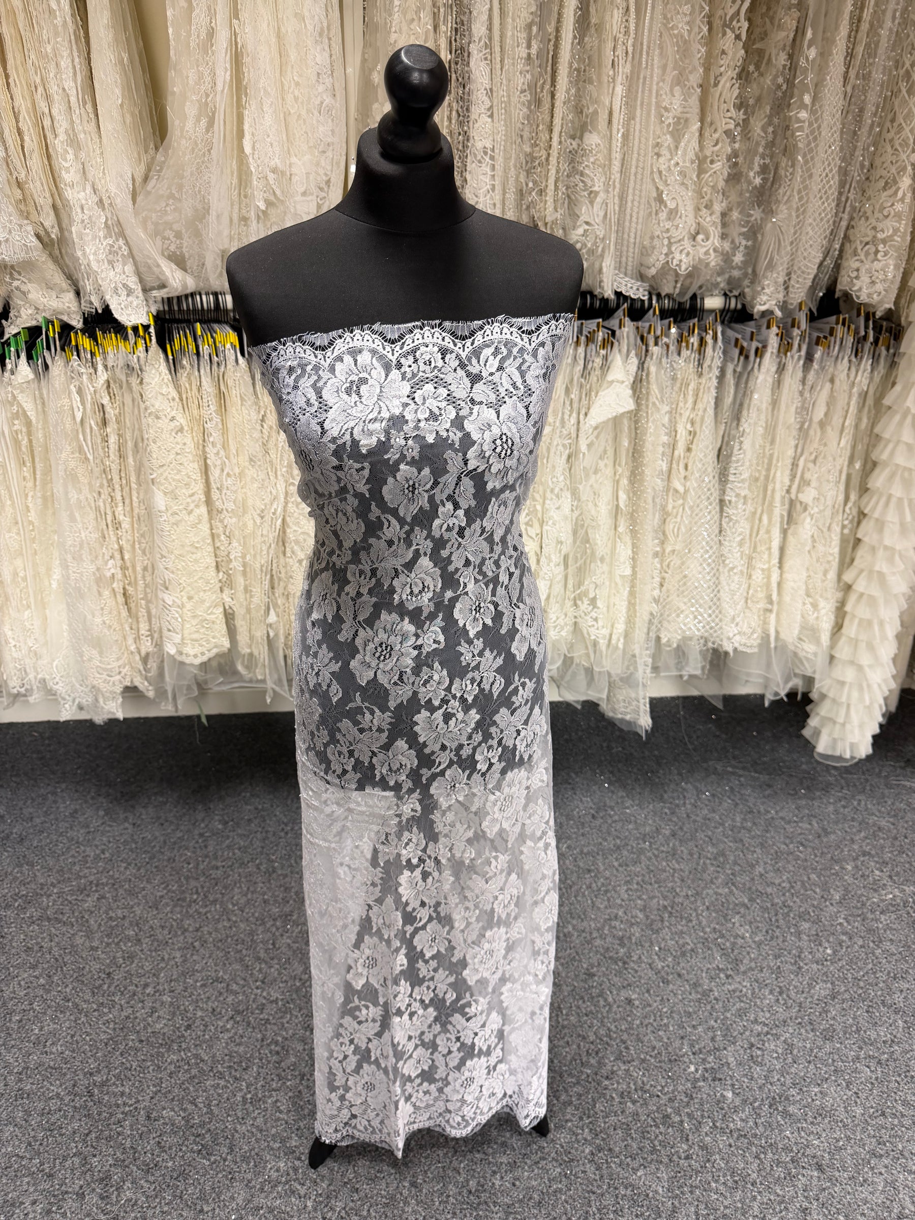 White Chantilly Lace - LA2010
