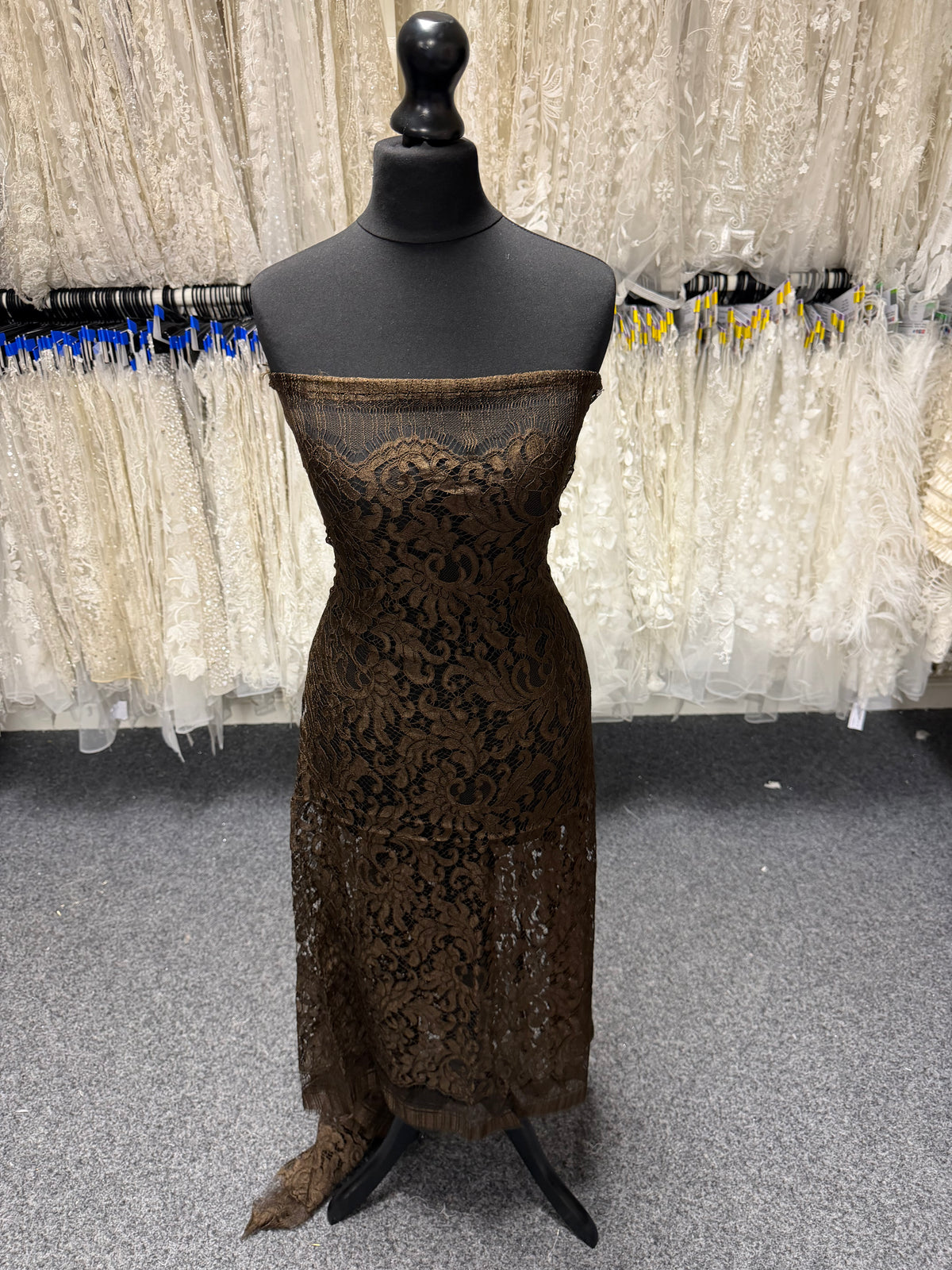 Brown Leavers Lace - P426