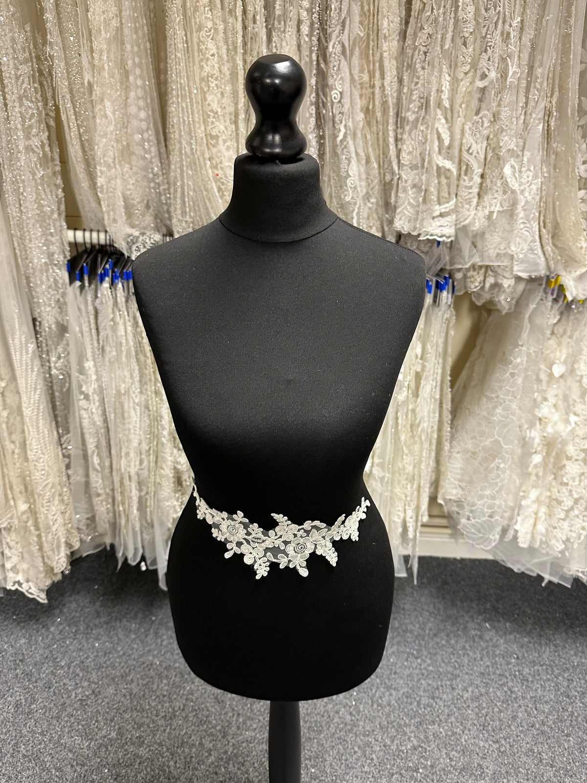 Ivory Corded Lace Applique - Expansion