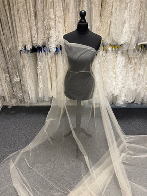 Ivory with Gold Glitter Tulle - P15