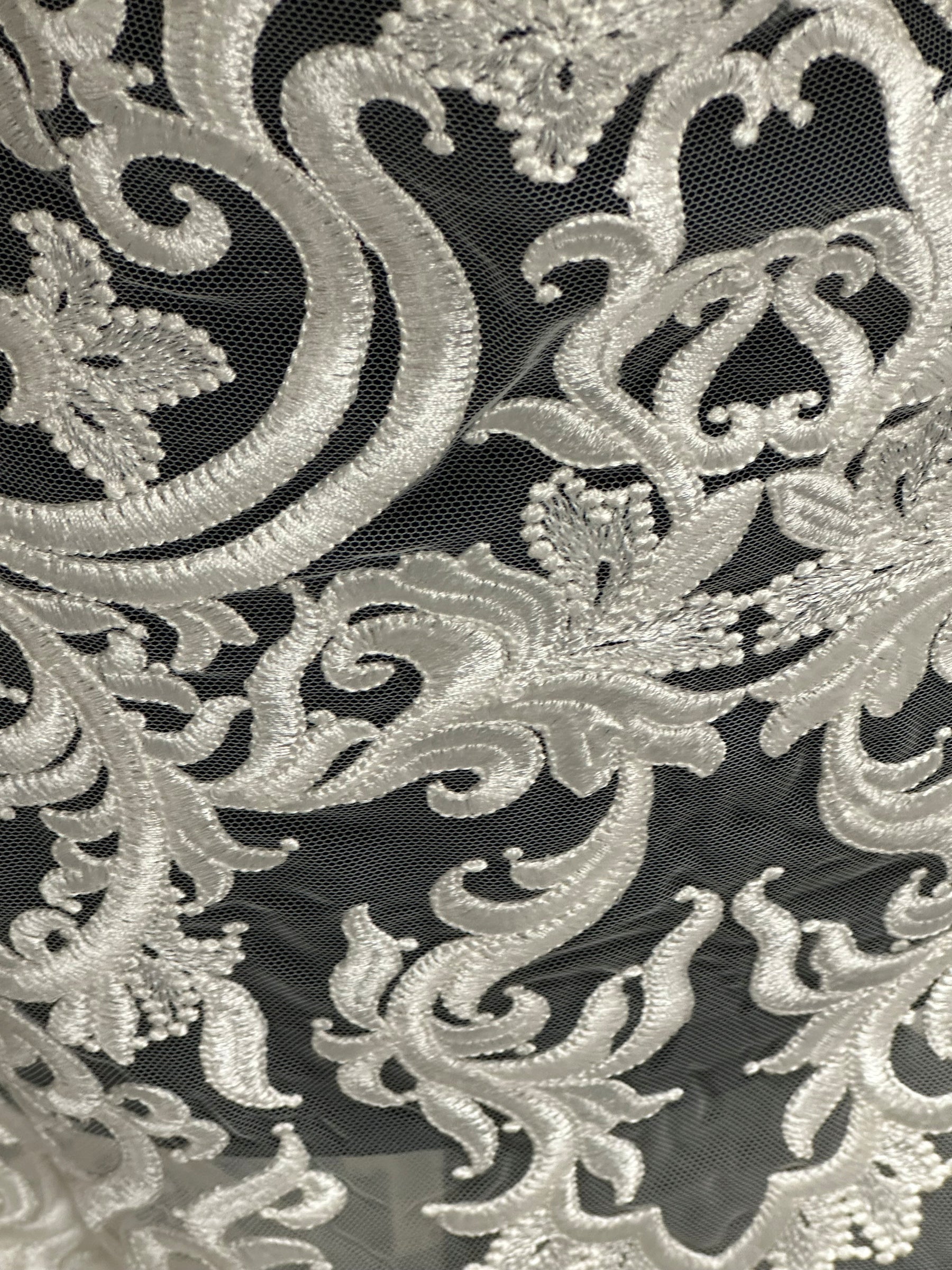 Ivory Embroidered Lace - Forno