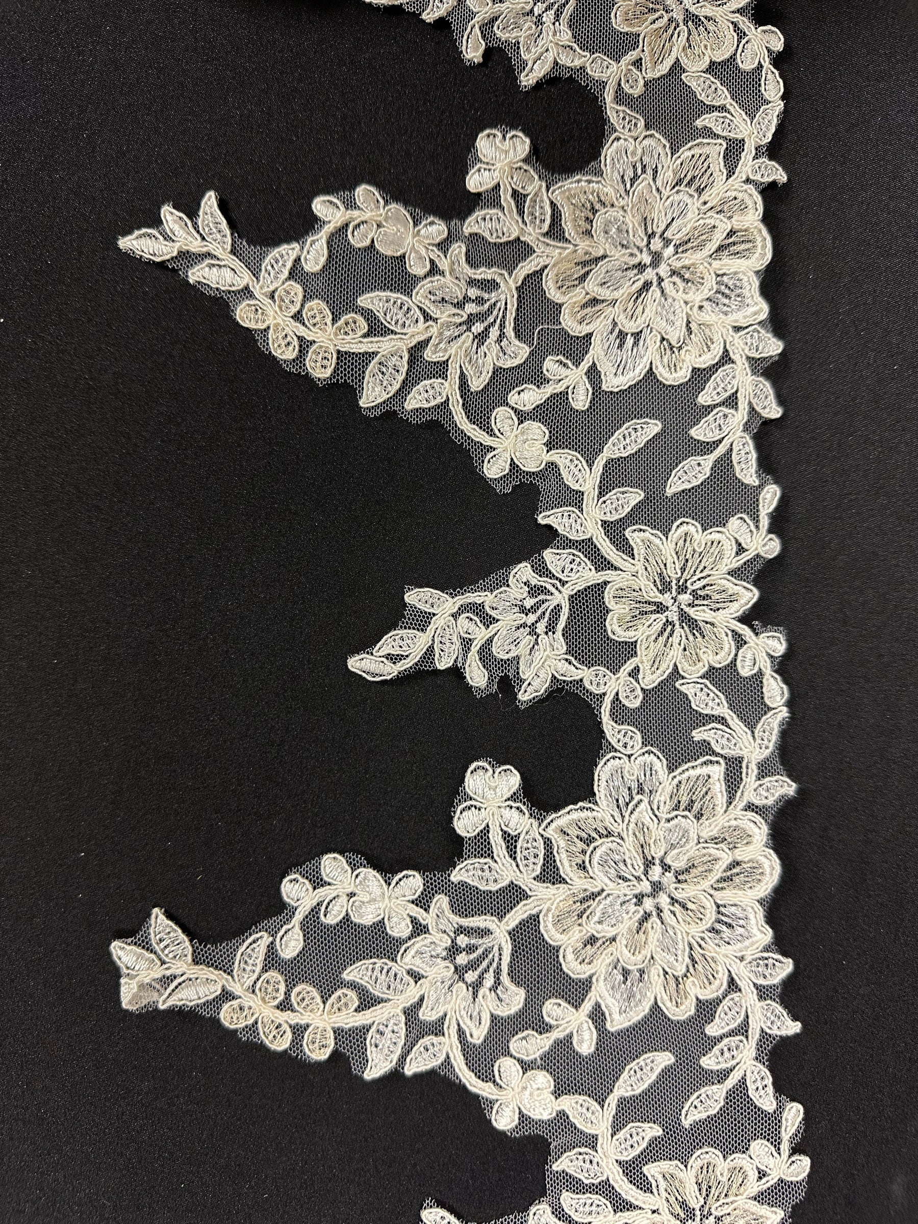 Ivory Corded Lace Trim - Guidance