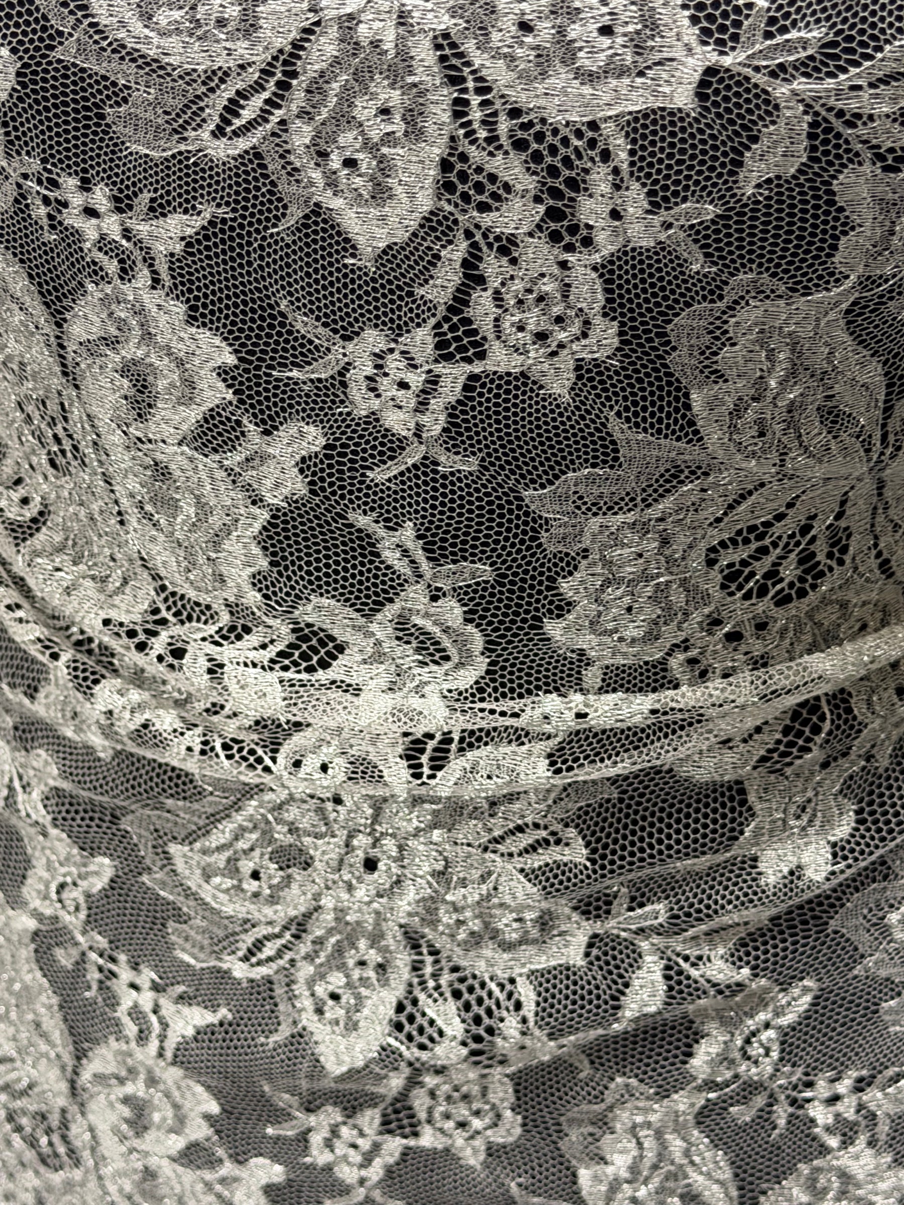 Silver Chantilly Lace - P183
