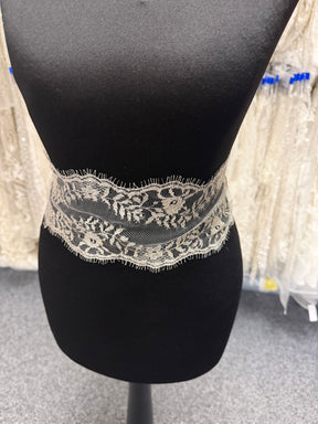 Silver Chantilly Lace Trim - EE4003