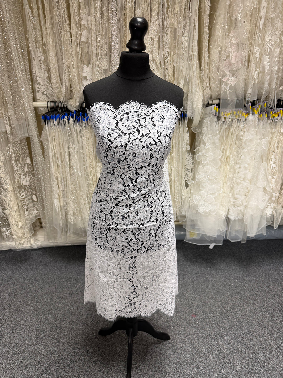 White Chantilly Lace - LA4001