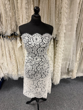 Ivory Chantilly Lace - LA4001