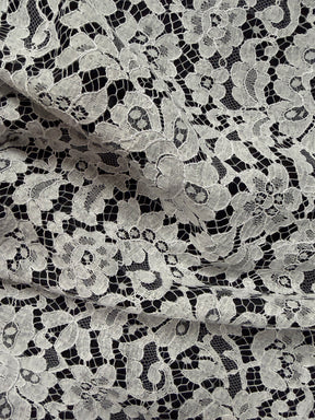 Ivory Chantilly Lace - LA4001