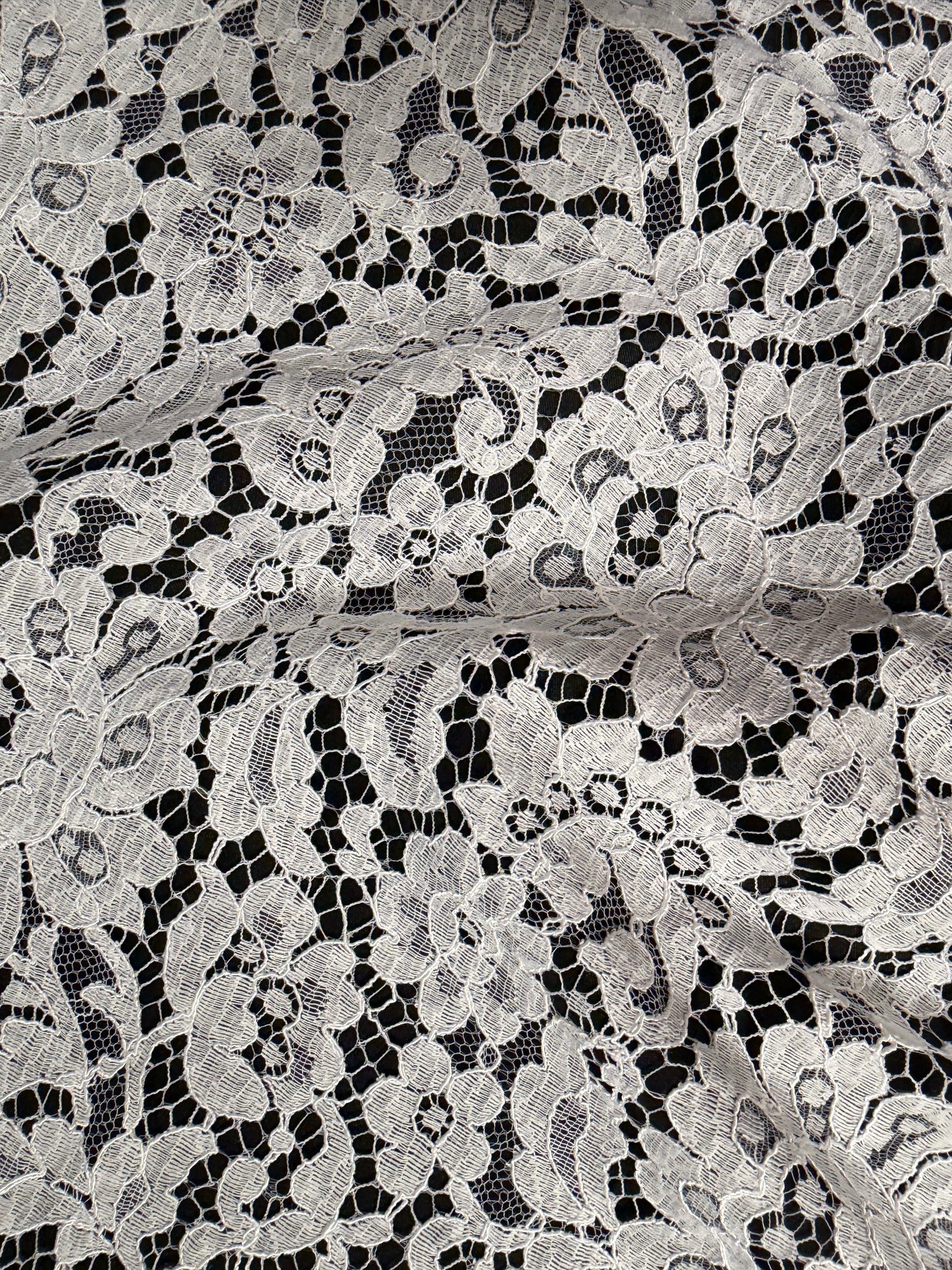 White Chantilly Lace - LA4001