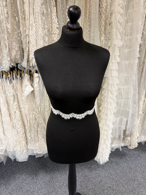 Ivory Chantilly Lace Trim - EE4007
