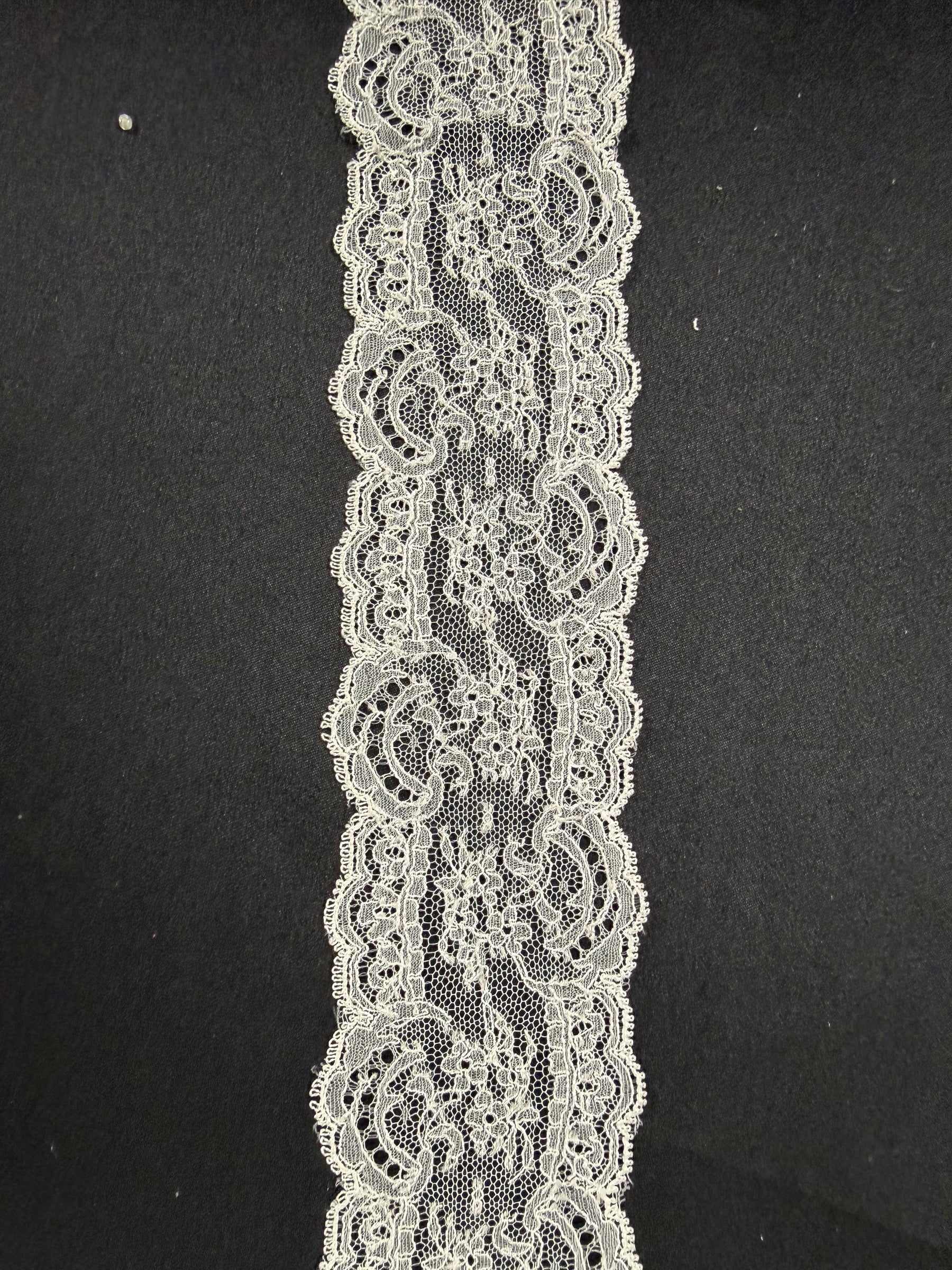 Ivory French Lace Trim  - T596