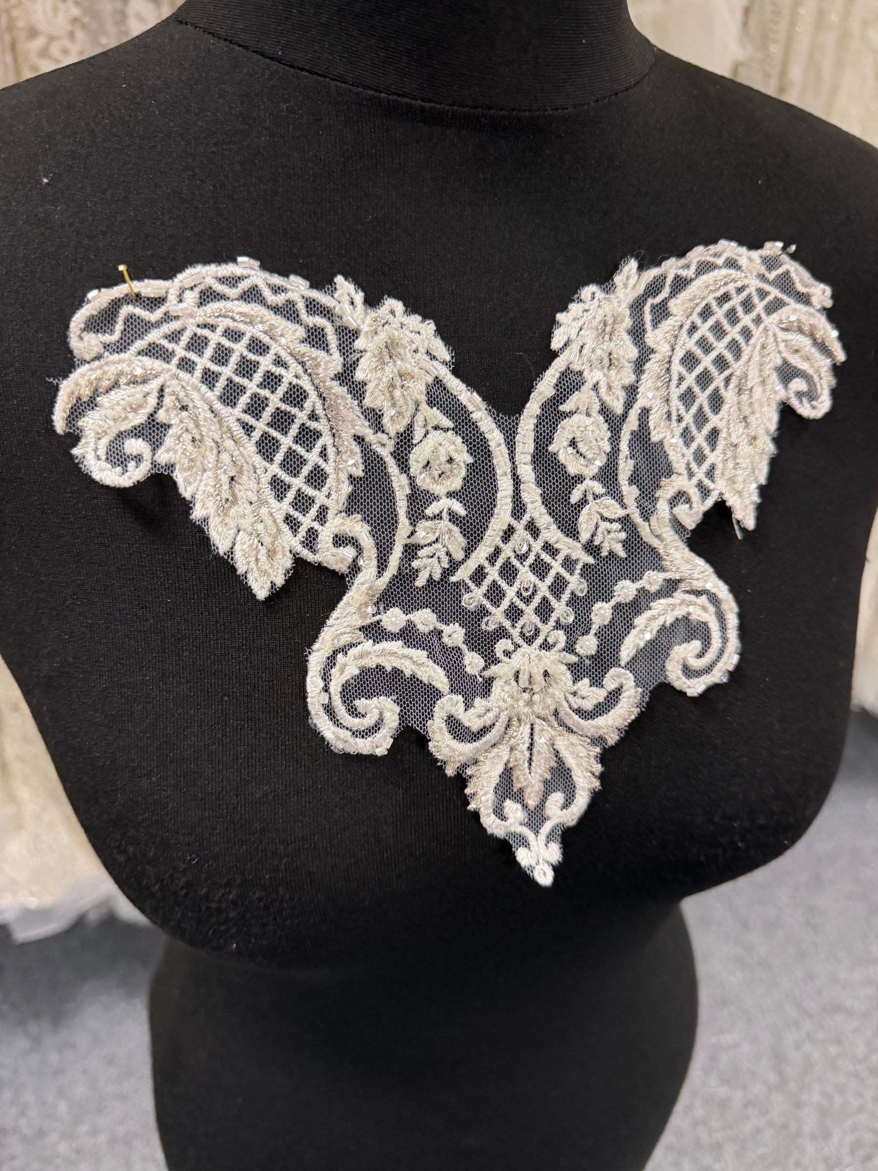 Ivory/Silver Beaded Applique - T566
