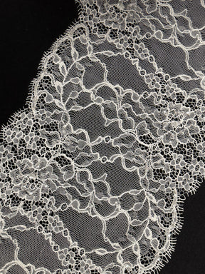 Ivory Sequin Lace Trim - T786