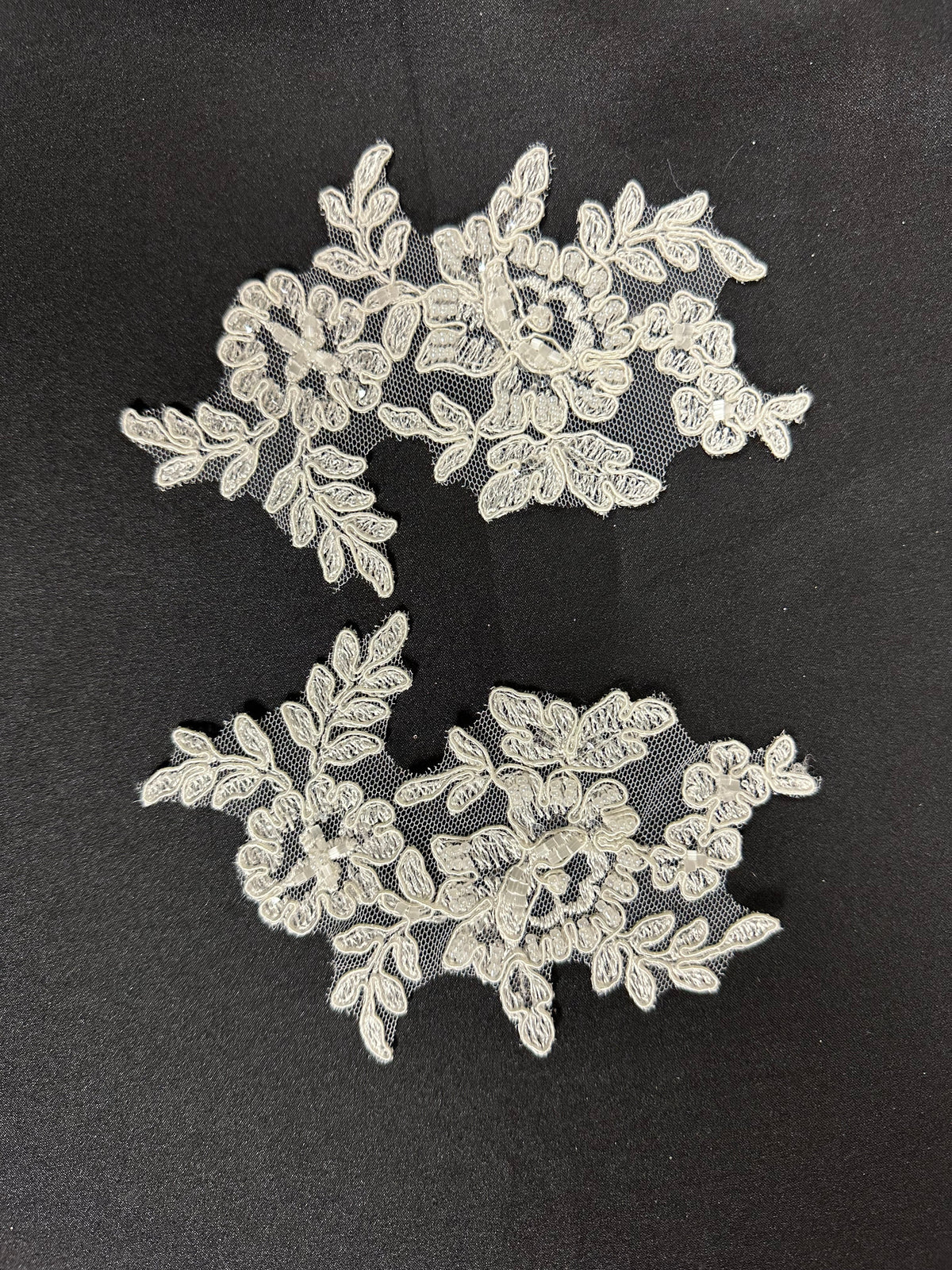 Ivory Beaded Lace Appliques - AP 265 (CF)