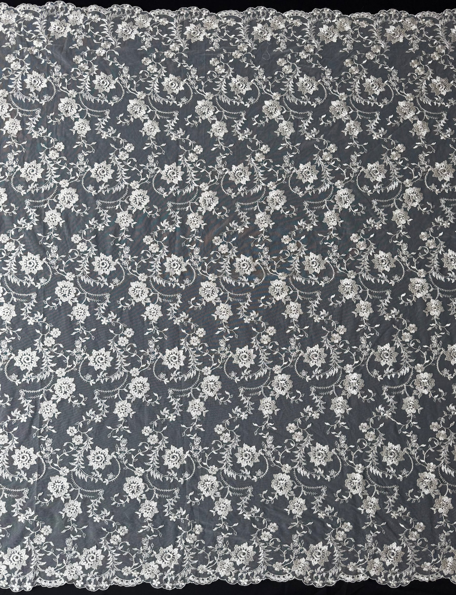 Ivory and Silver Embroidered Lace - P812
