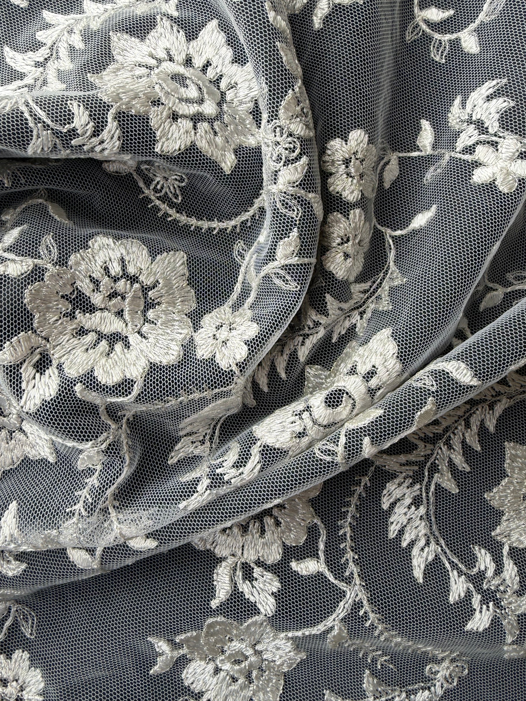 Ivory and Silver Embroidered Lace - P812