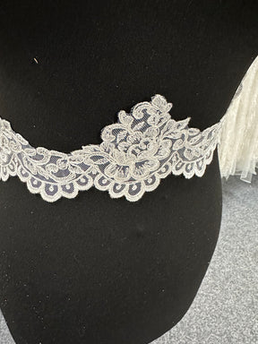 Ivory Corded Lace Trim - T137