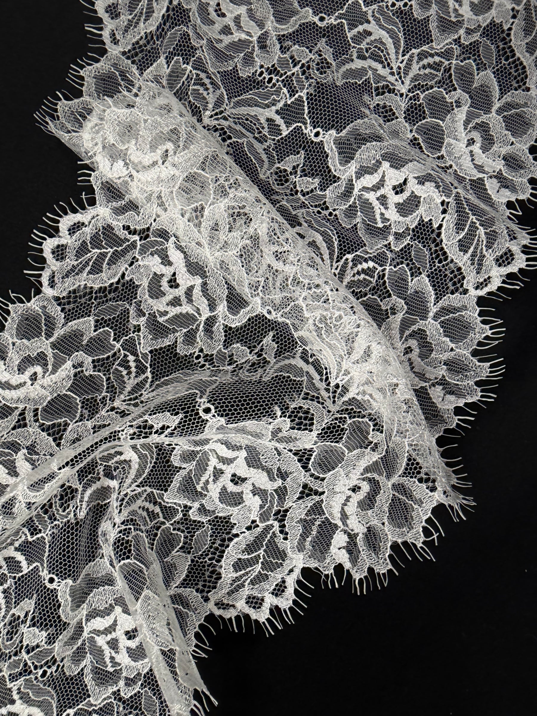 Ivory Lace Edging - T380