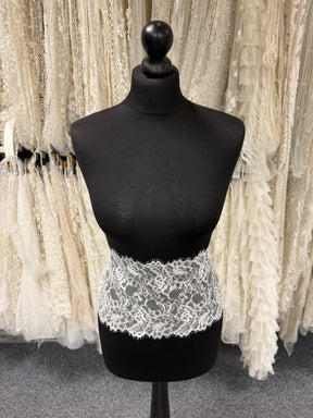Ivory Lace Edging - T380