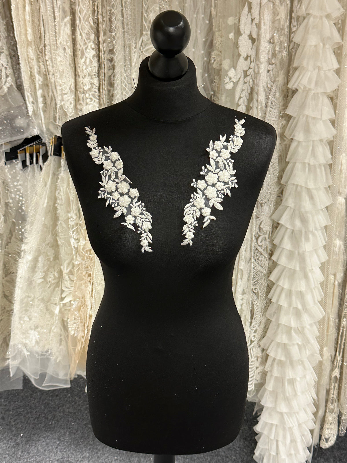 Ivory Layered Lace Appliques - Zanjero