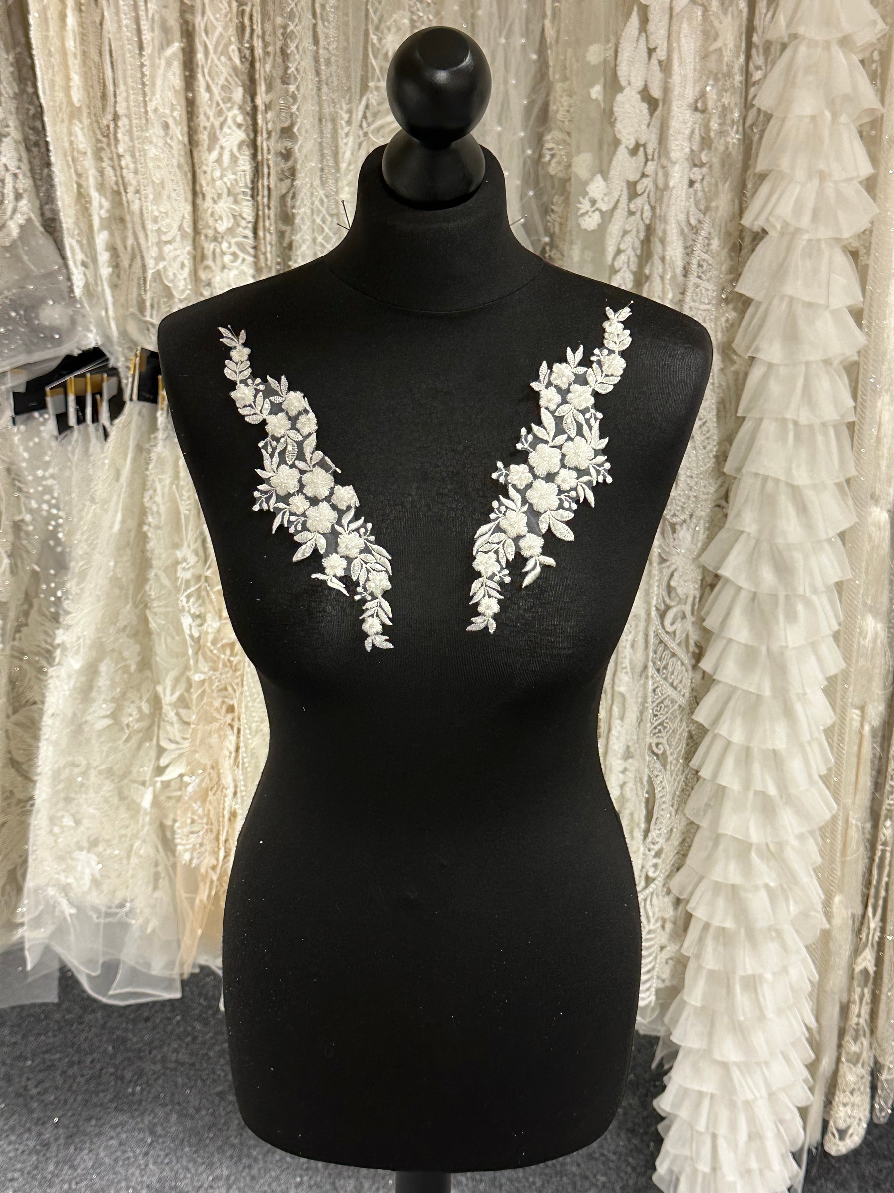 Ivory Layered Lace Appliques - Zanjero