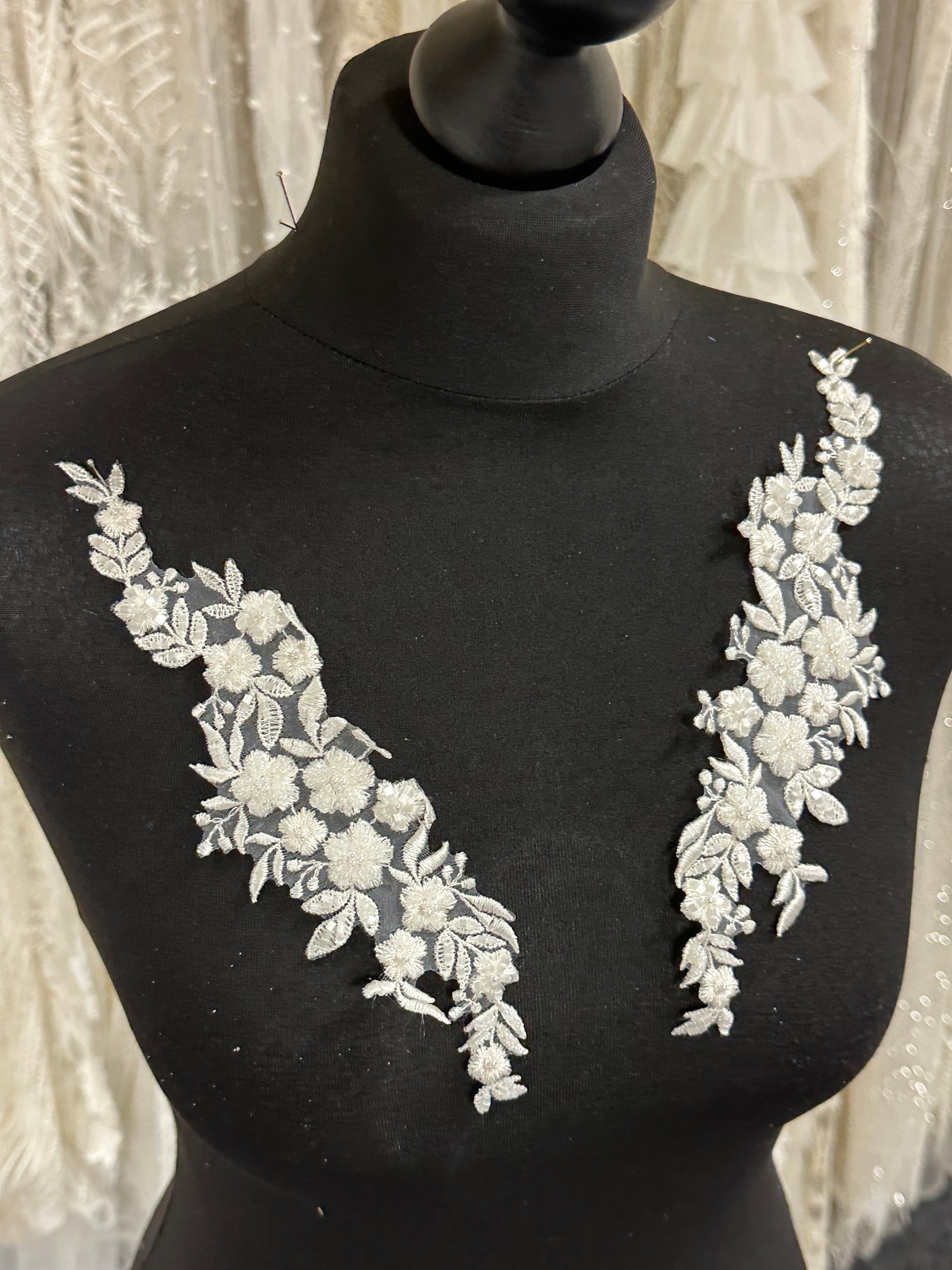 Ivory Layered Lace Appliques - Zanjero