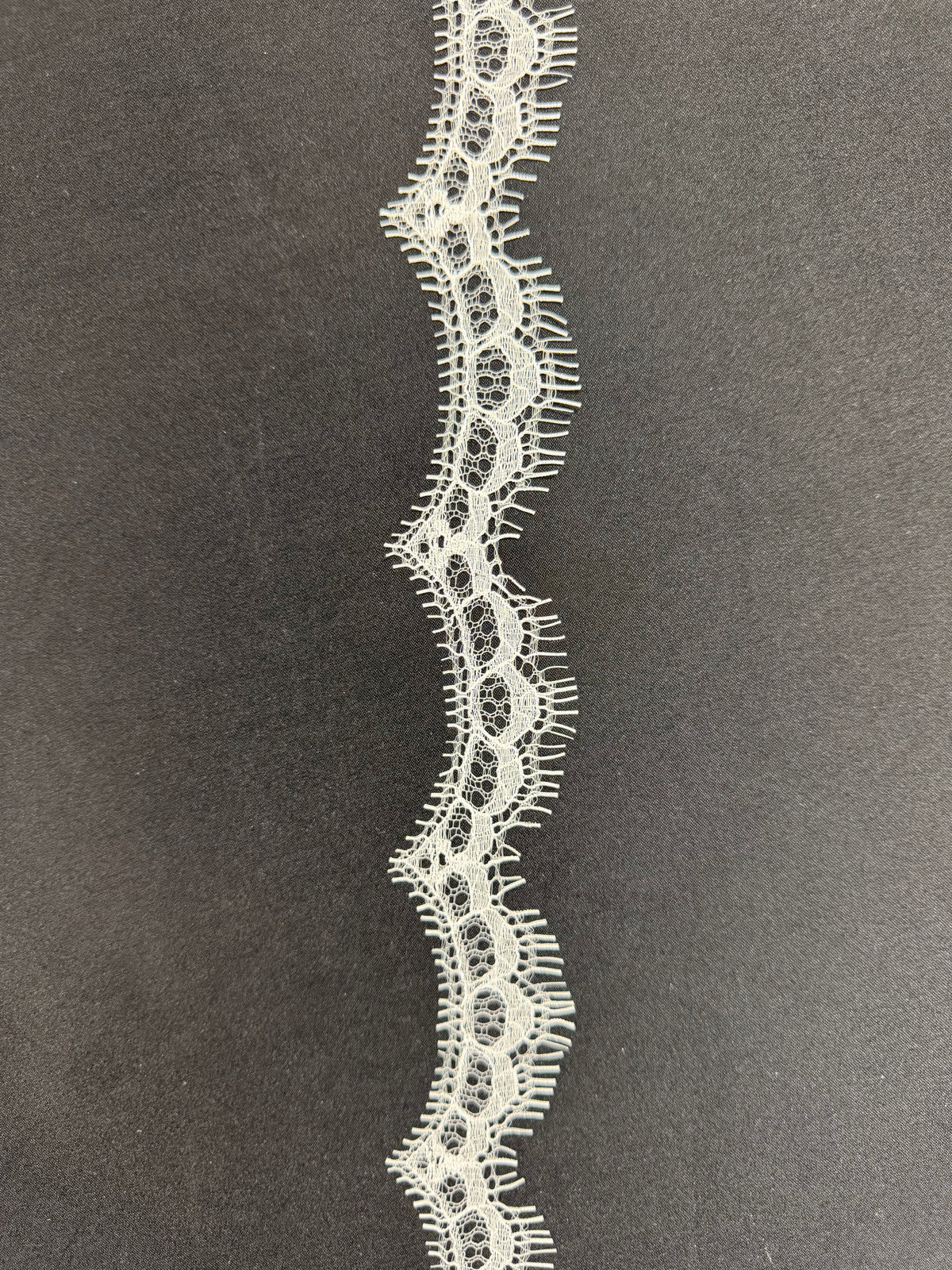 Ivory Leavers Lace Trim - X220