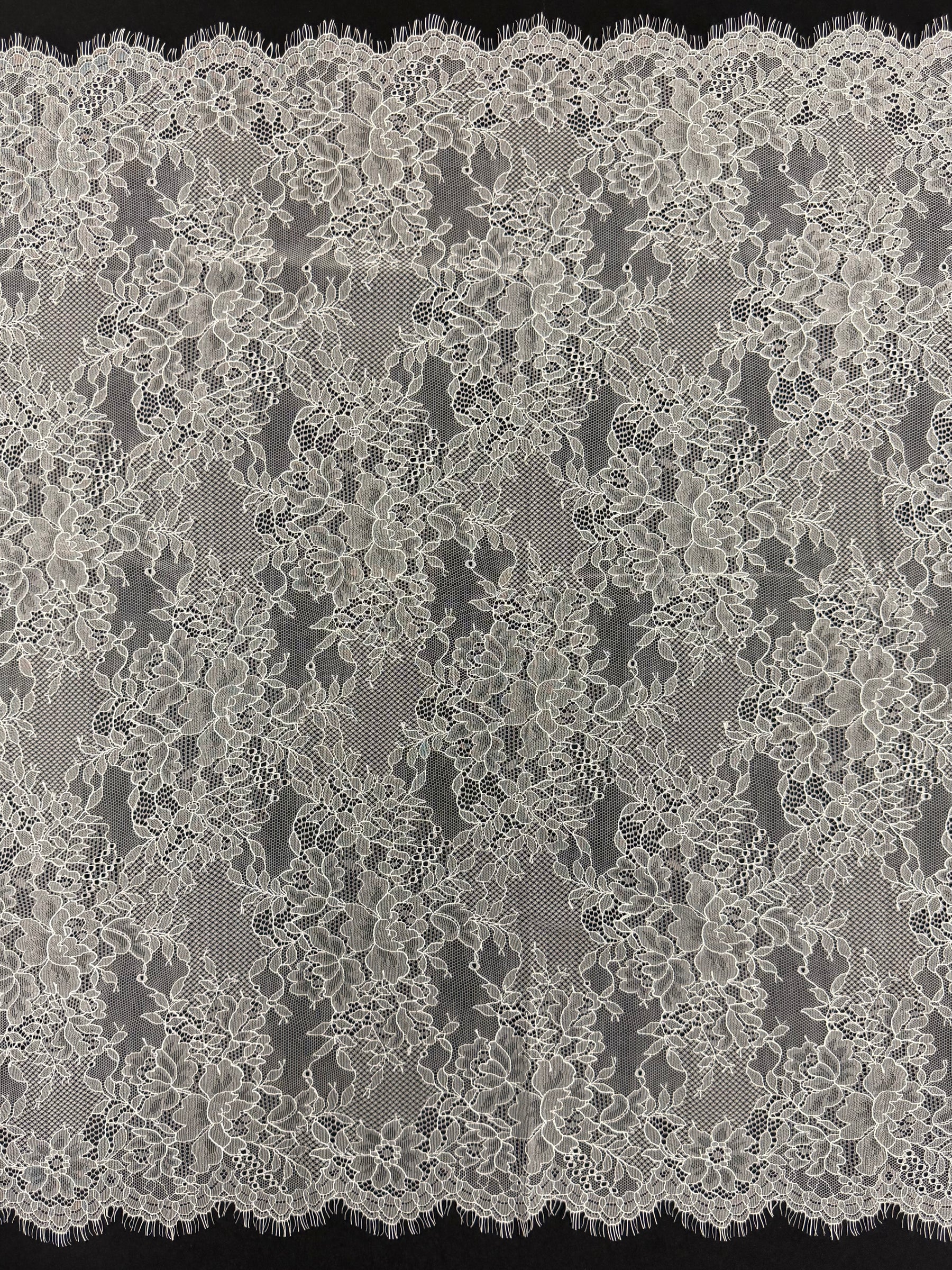 Ivory Leavers Lace - P731