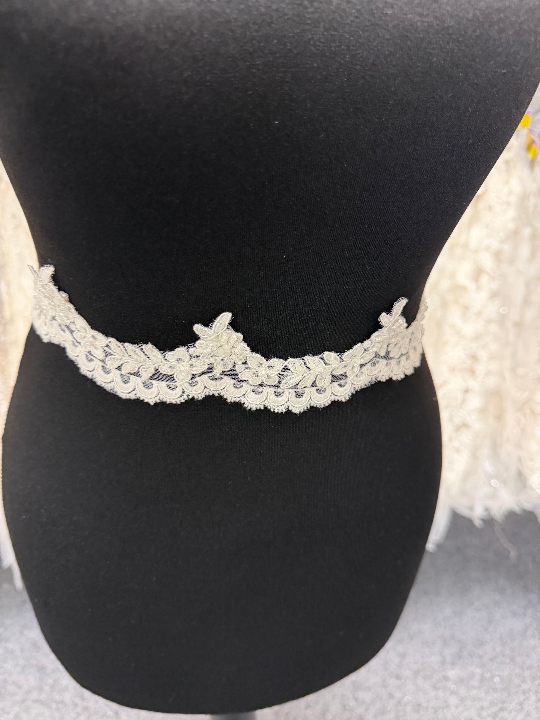 Ivory Beaded Lace Trim -T663