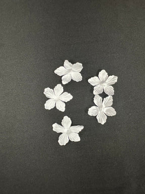White 5 Petal Flowers - MM0030 (Bag of 144)