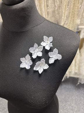 White 5 Petal Flowers - MM0030 (Bag of 144)