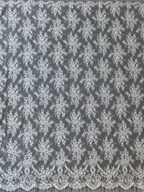 Ivory Chantilly Lace - P729