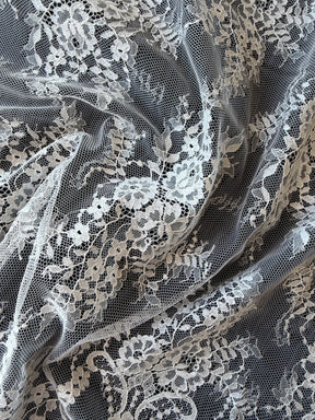Ivory Chantilly Lace - P729