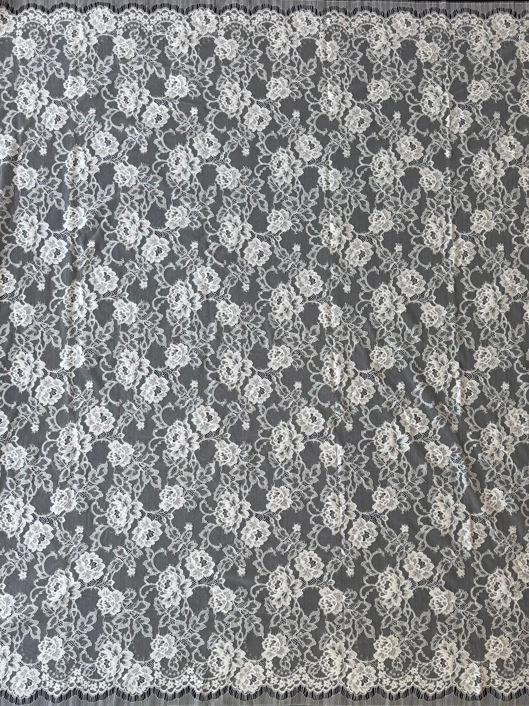 Ivory Leavers Lace - P728